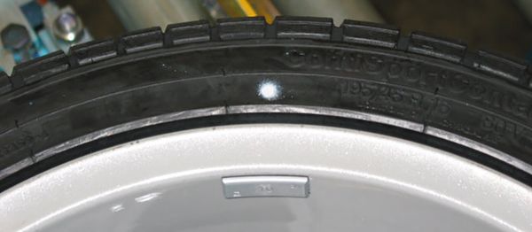 Direct marking of finished tires - High point marking close up - REA JET ST