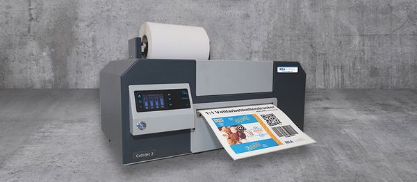 The compact REA LABEL ColorJet 2 color label printer for industrial applications: a cost-effective alternative to external providers of printing services