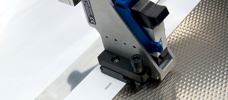 Digital printing - small - REA JET HR print head marks offset sheet with ongoing serial number