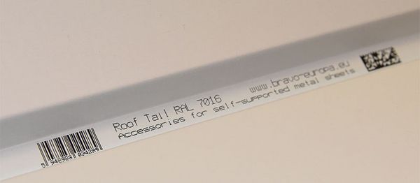 Beschriftung von Aluminiumprofiles an schwer zugänglichen Stellen: Kennzeichnung mit der REA JET SC 2.0.