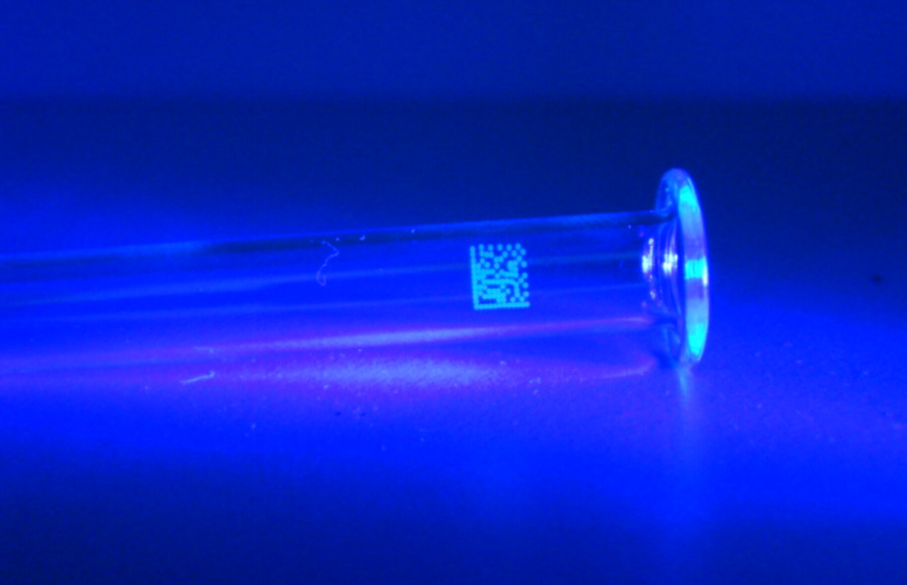Verify code quality on glass surfaces