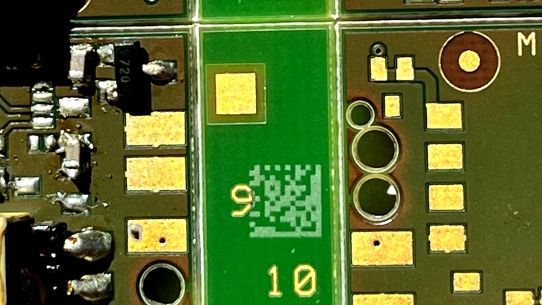 Laserbeschriftung von Elektronik Platinen